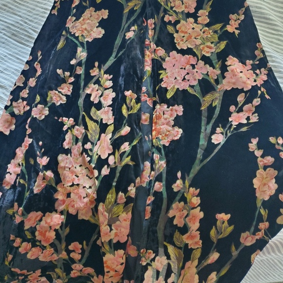 Dress - Picture 2 of 7